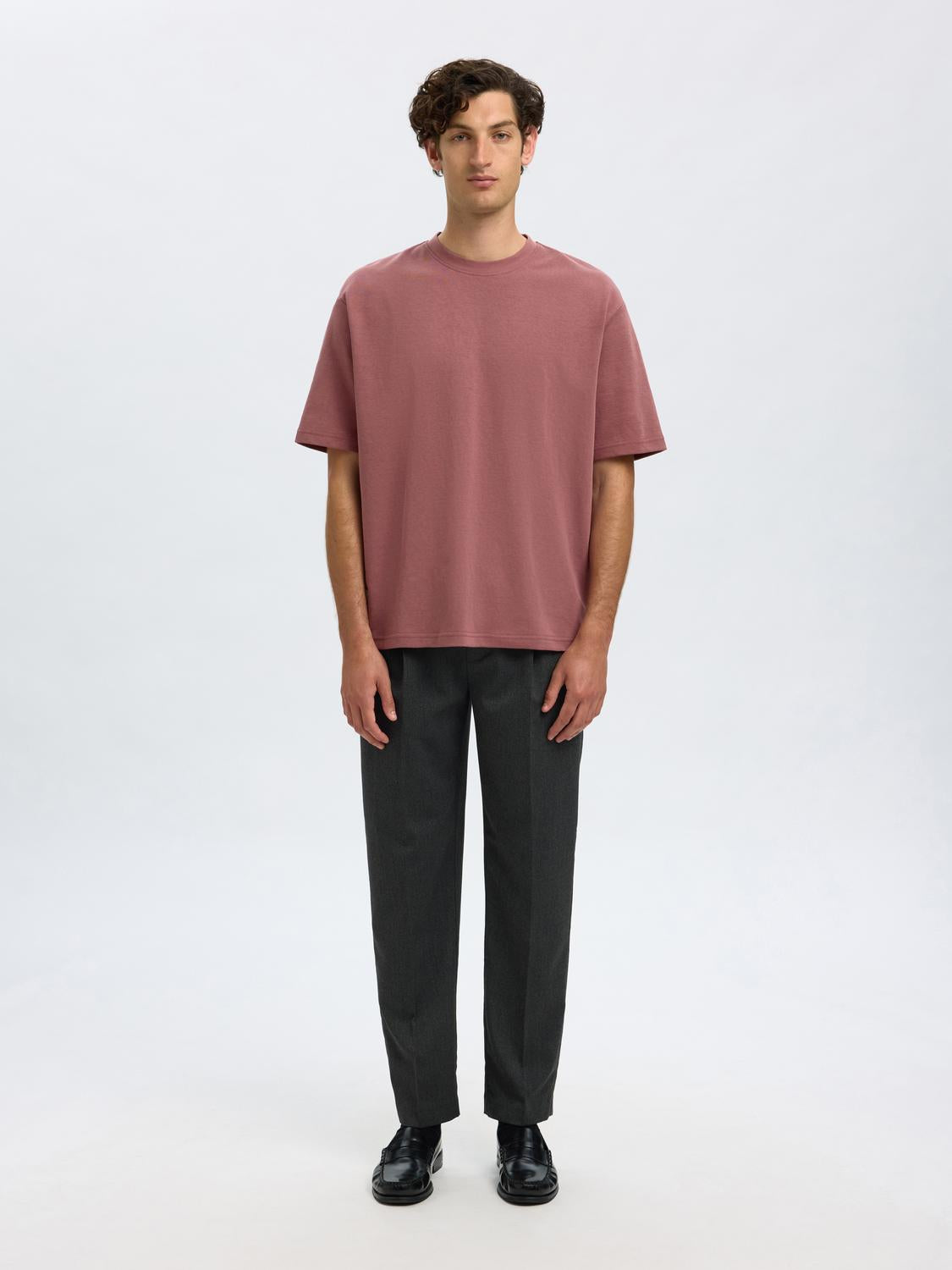 model_shot-front_full